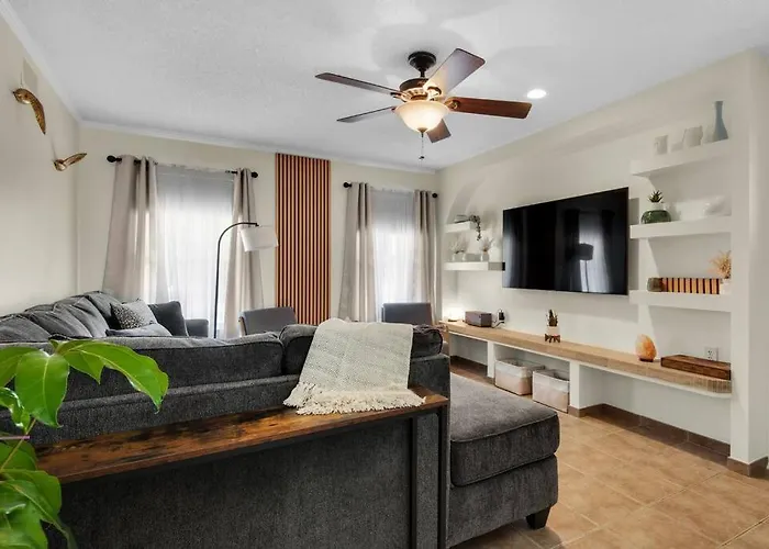 Private Oasis, Pool, Downtown Pns & 3br-2,5bt * Pensacola
