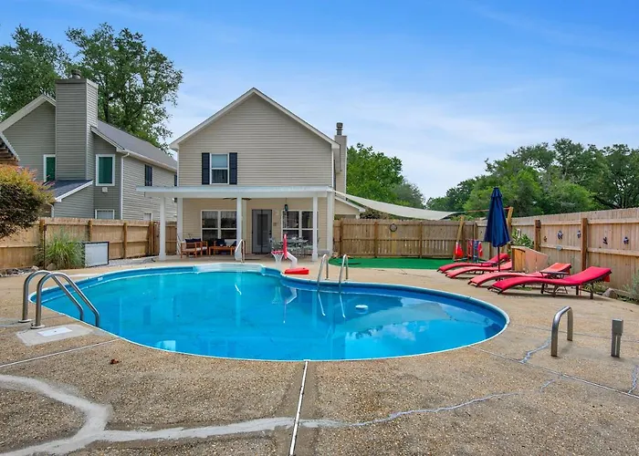 Private Oasis, Pool, Downtown Pns & 3br-2,5bt *